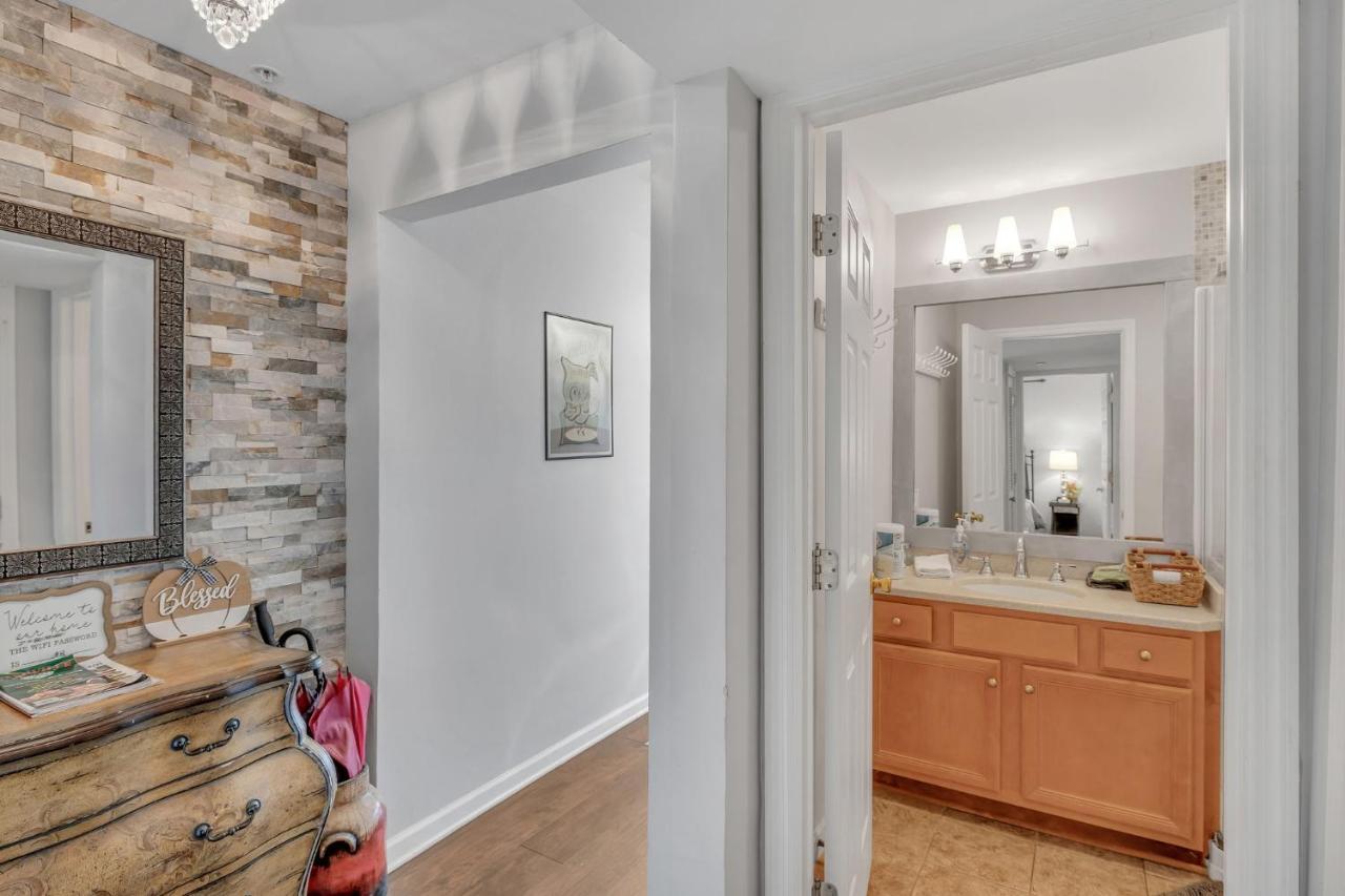 Nash Gold Private Condo - 2Bed, 2Bath, Sleep 6, 25 Min Walk To Broadway And All Nashville Attractions, Pool, Gym Exterior foto