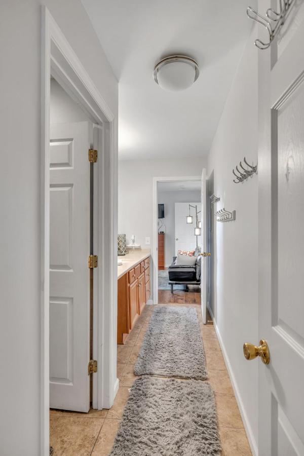 Nash Gold Private Condo - 2Bed, 2Bath, Sleep 6, 25 Min Walk To Broadway And All Nashville Attractions, Pool, Gym Exterior foto